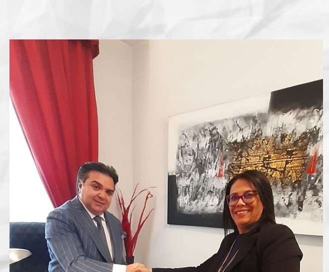 Firma di un accordo di collaborazione legale